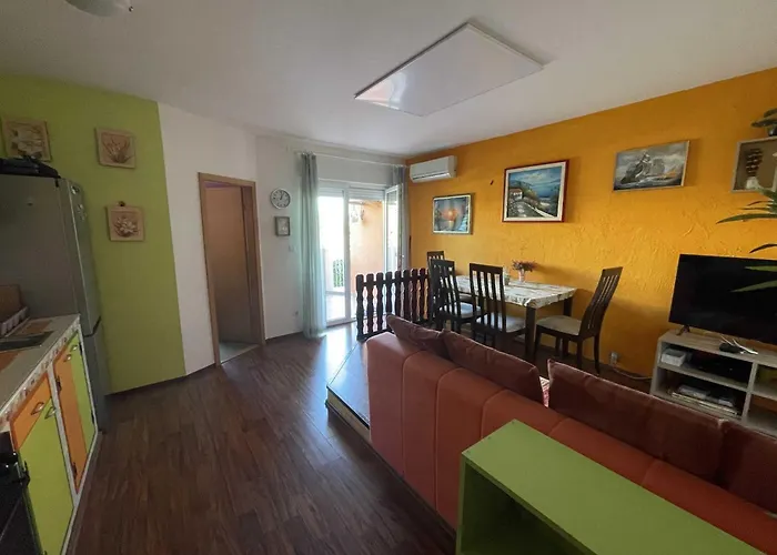 Classic And Modern Umag Apartment With Terrace And Bbq - Two Bedroom Apartment With Terrace
