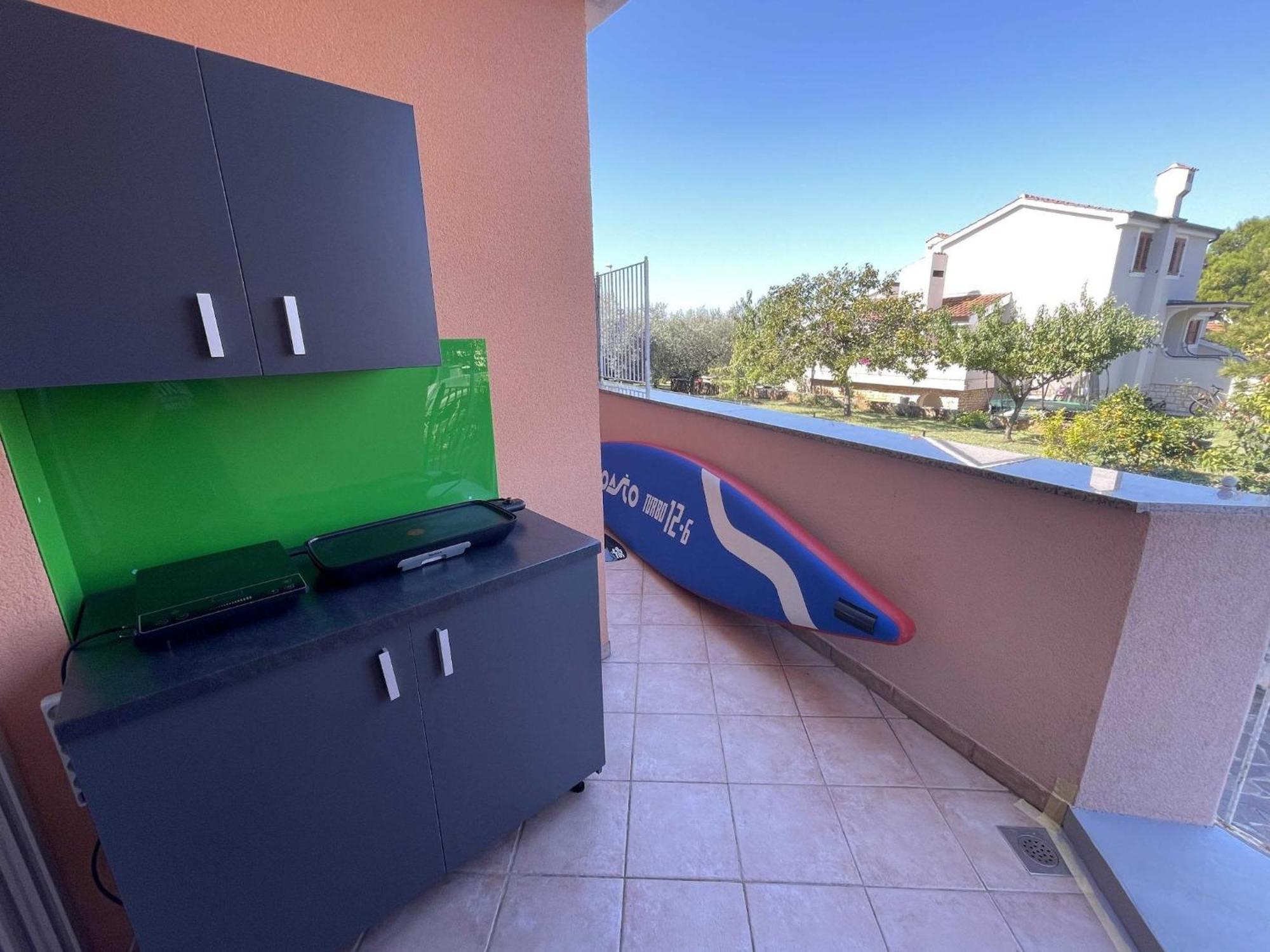 Classic And Modern With Terrace And Bbq - Two Bedroom With Terrace Apartment