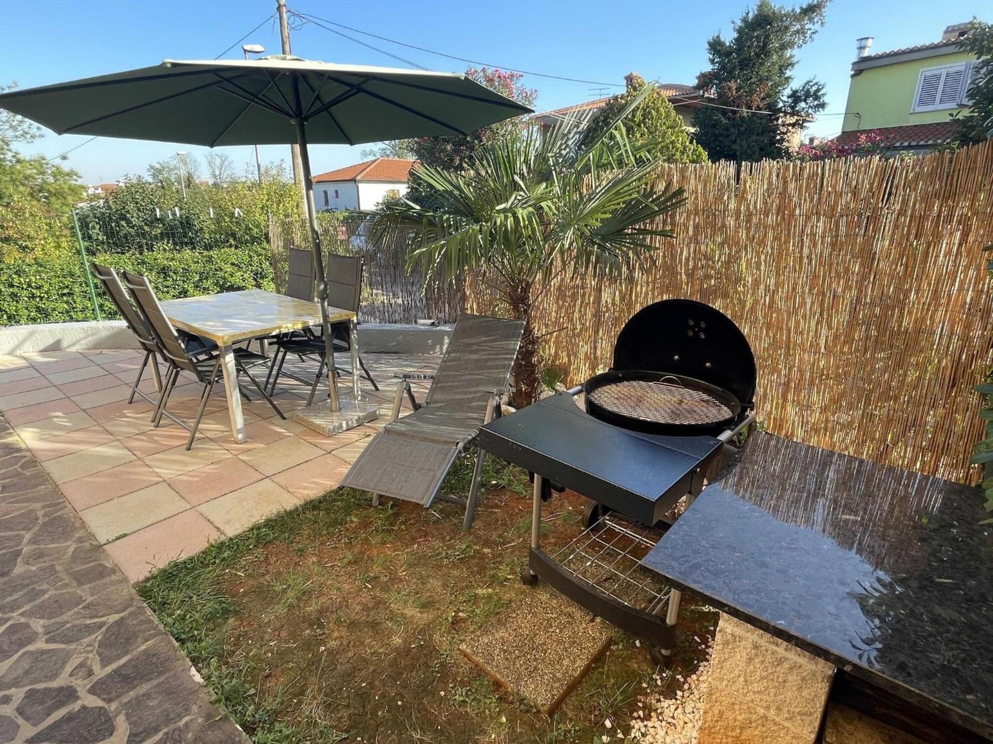 Classic And Modern With Terrace And Bbq - Two Bedroom With Terrace Apartment *